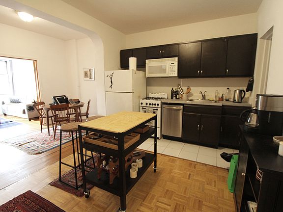 5th image of 440 St Nicholas Ave APT 5C