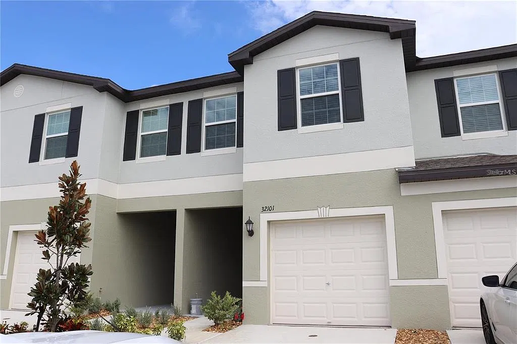 3 bed, 2.5 bath, 1634 sqft, $1,775 — Photo 1