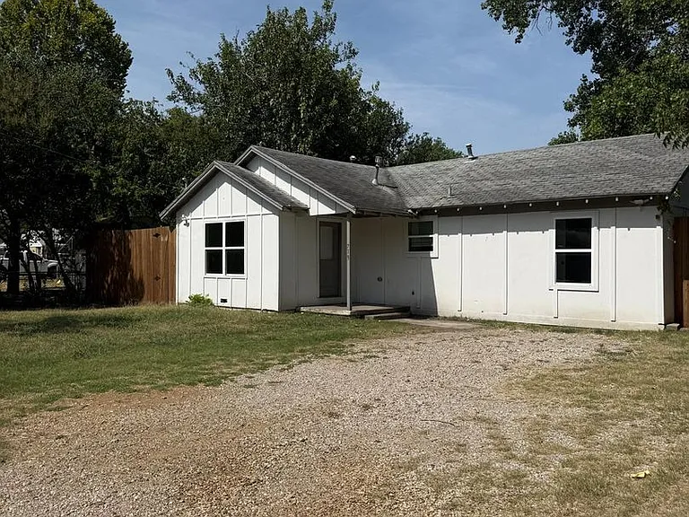 719 English St — Photo 17