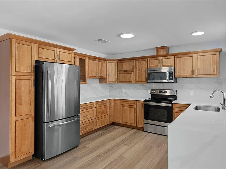 9910 Island Harbor Dr #A — Photo 26