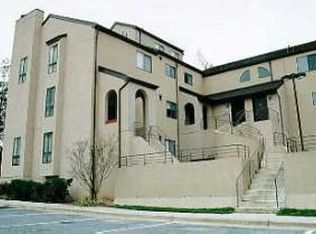 8916 Battery Pl #9, Bethesda, MD 20814