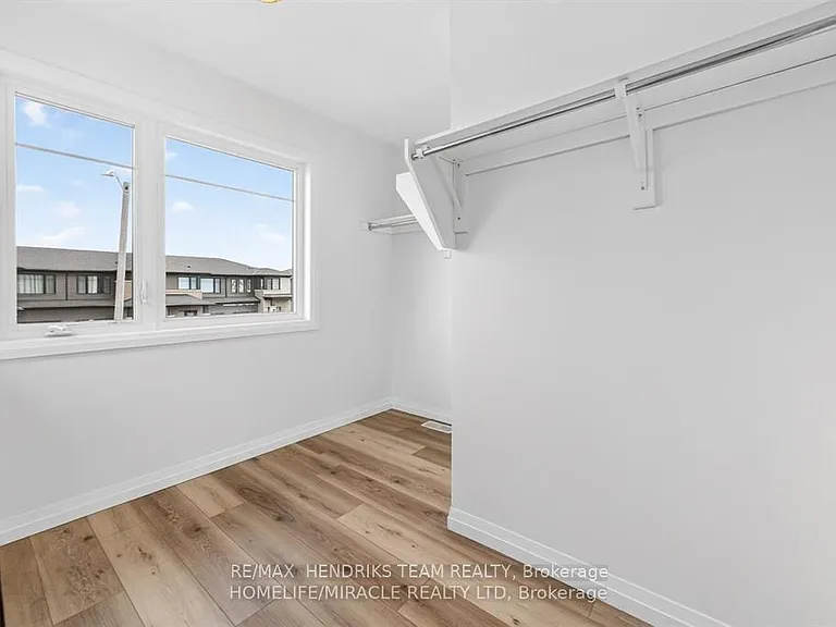 7353 Marvel Dr — Photo 17