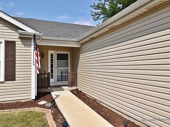 2nd image of 206 Timber Oaks Dr
