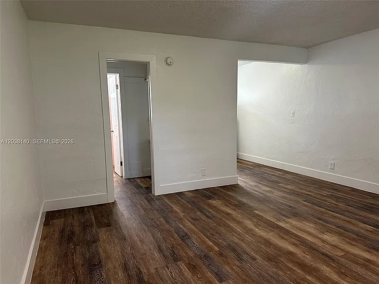 1821 Thomas St #2 — Photo 10