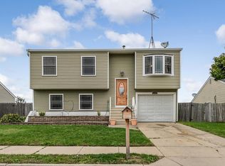 2385 Marigold Ct, Aurora, IL