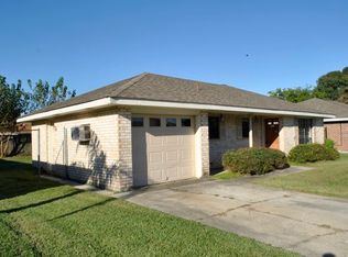 7810 Wave Dr, New Orleans, LA 70128