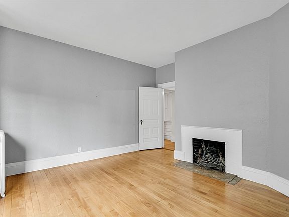 4th image of 16 Harris St