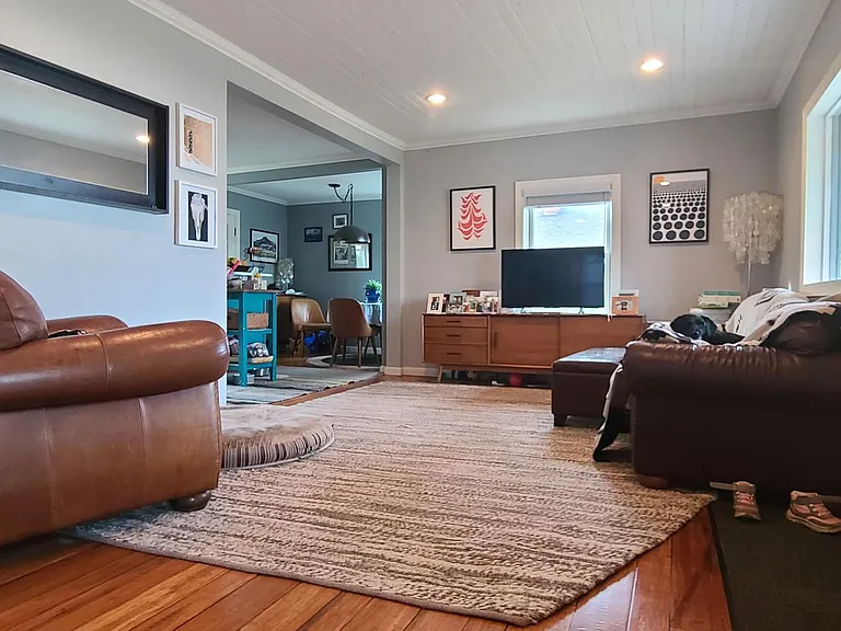 8414 N Fiske Ave — Photo 3