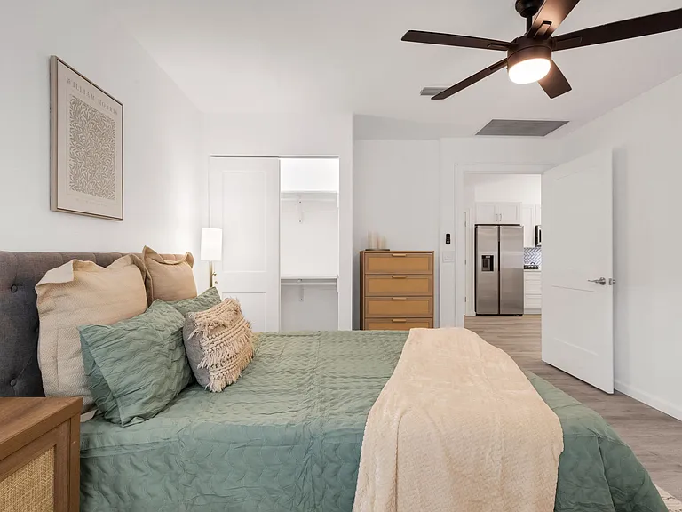 606 Marcus St #26 — Photo 32