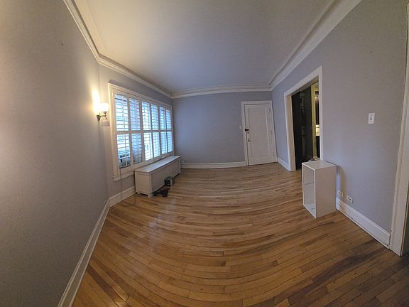 4th image of 548 W Brompton Ave APT 1E