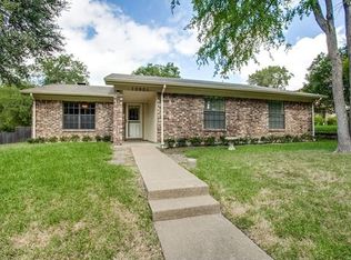 10901 Giddings Cir, Dallas, TX 75238