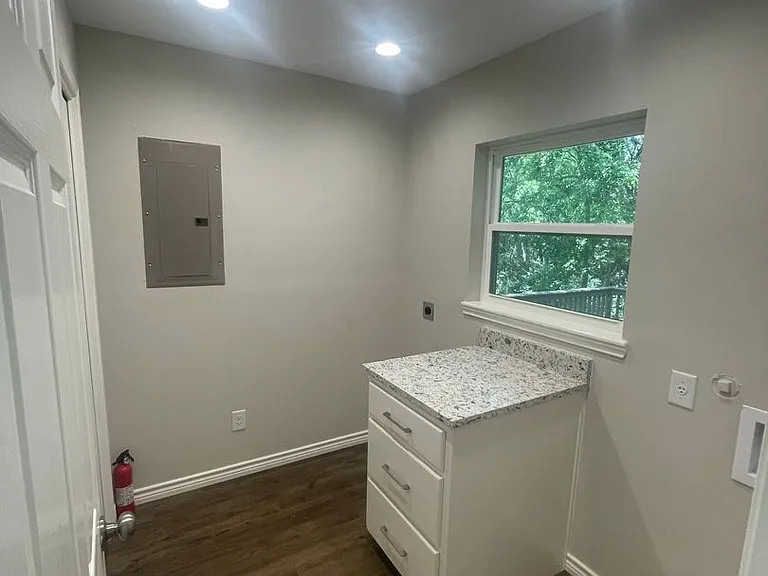 1409 N Blair St — Photo 21