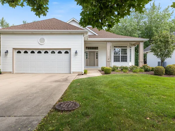 712 Sanctuary Ln, Joliet, IL 60435