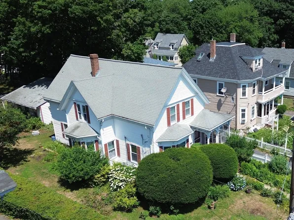 53 Moraine St, Brockton, MA 02301