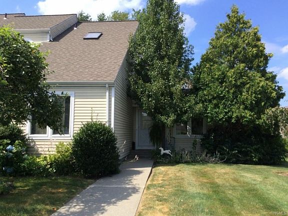 2nd image of 146 Fairways Cres