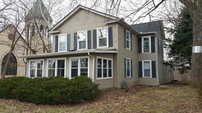 2nd image of 208 S Main St #5