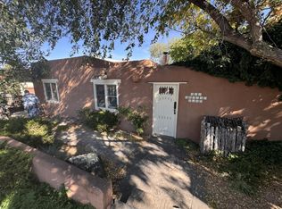 222 Artist Rd, Santa Fe, NM 87501