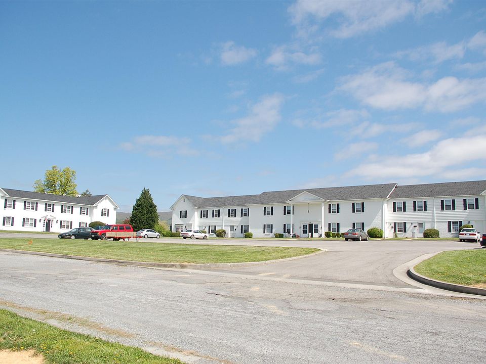 1st image of 6500 Carefree Ln APT 10