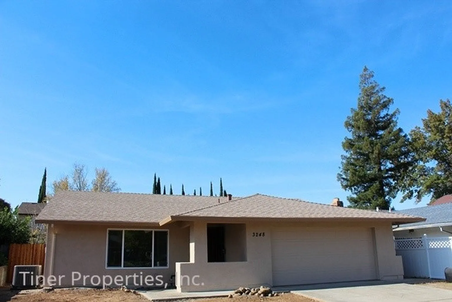 3248 Saturn Dr photo 1