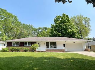 605 Eastview Dr, Green Bay, WI 54302
