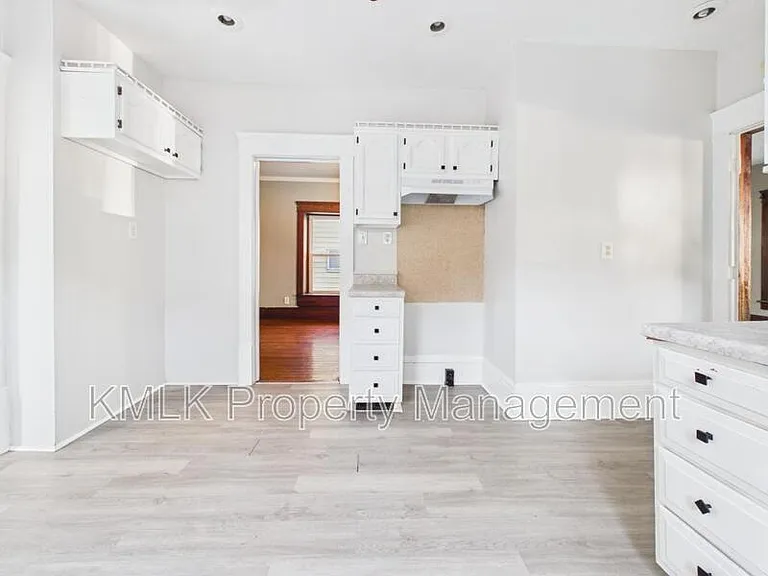 701 Kling St — Photo 16
