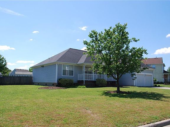 3rd image of 1512 Hilltop Dr