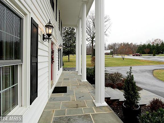 4th image of 12475 White Oak Ct