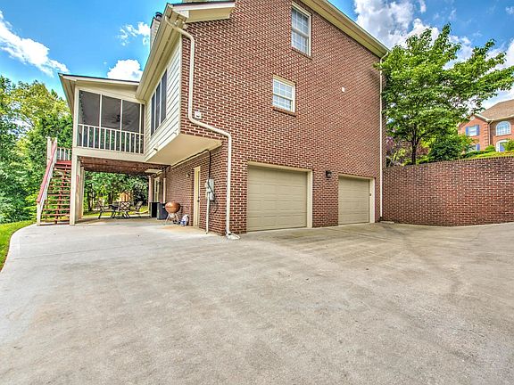 3rd image of 10638 Forest Crest Rd