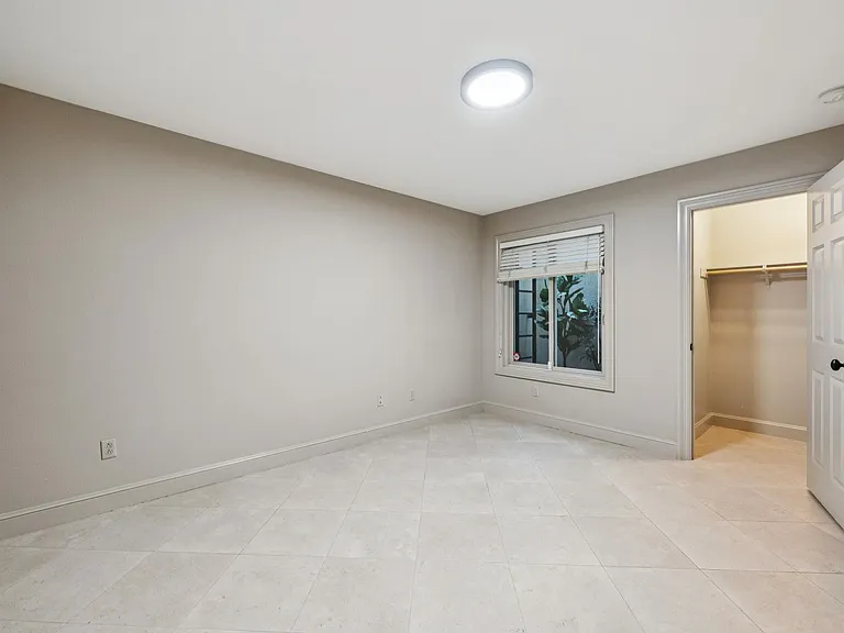 909 Ramona St — Photo 21