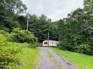 2080 Walnut Dr, Palmerton, PA 18071