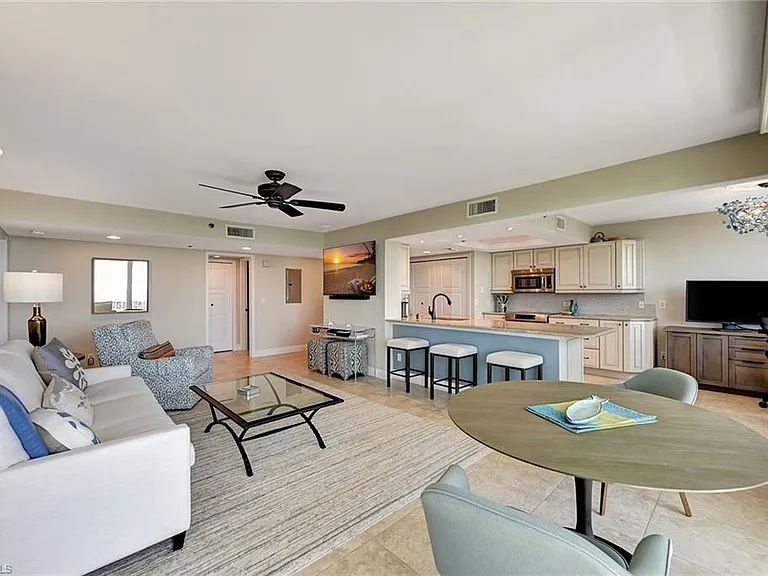 5550 Heron Point Dr #703 — Photo 4