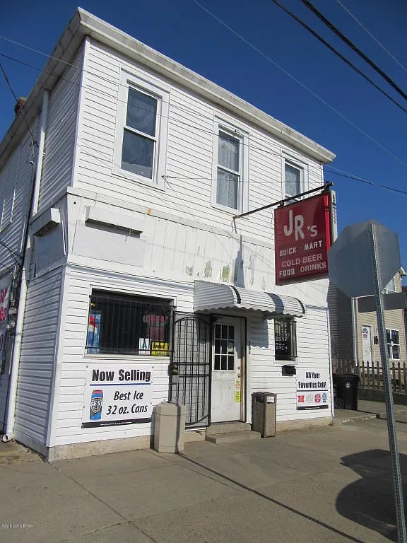 705 Camp St photo 1