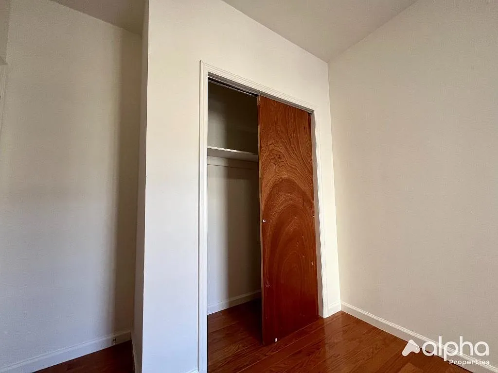 371 South 5th Street — Photo 4