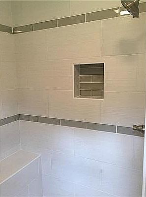 5th image of 15297 Baywood Cir