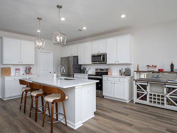 5th image of 36 Dreher Dr