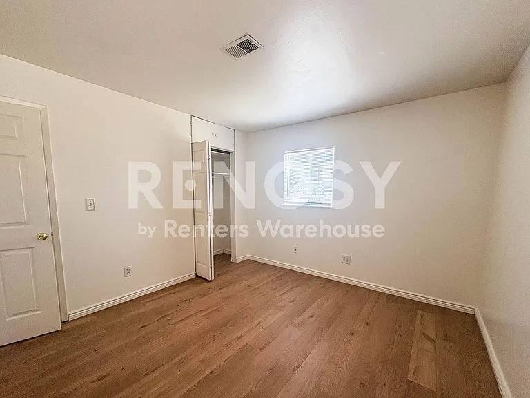 327 Leona Dr — Photo 13