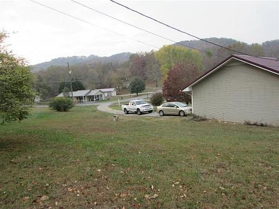 2nd image of 117 Hidden Valley Dr