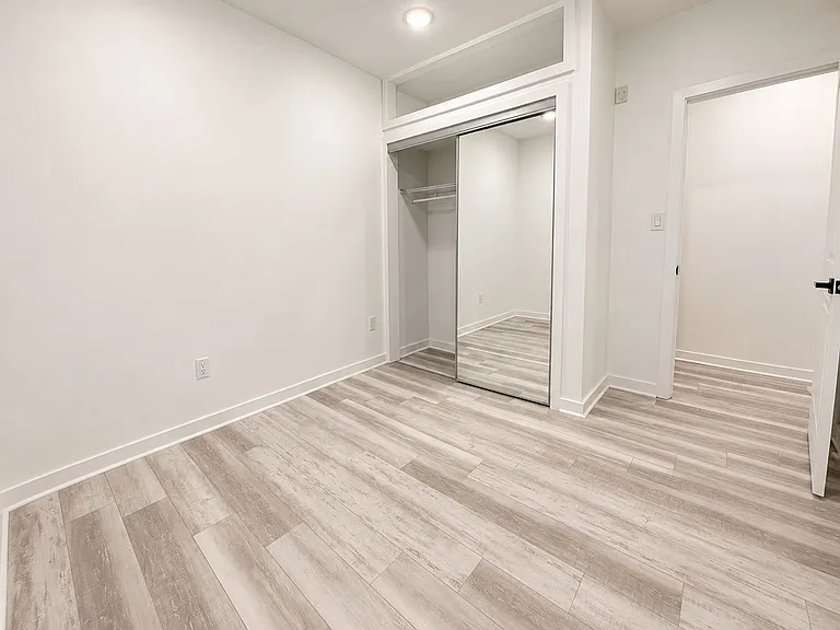 129 S 51st St #1F — Photo 4