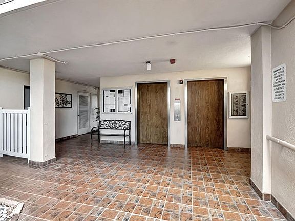 5th image of 6866 Huntington Ln APT 806