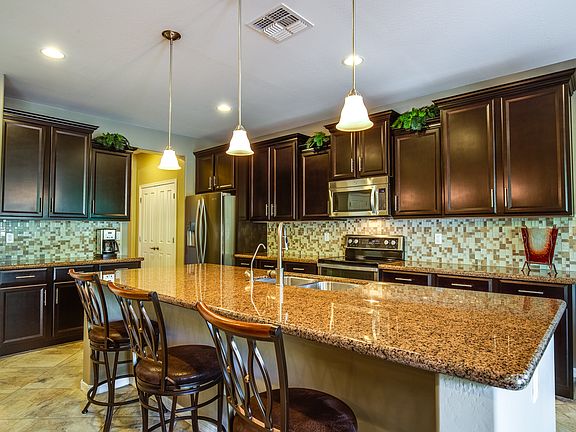 4th image of 18156 W Glenrosa Ave