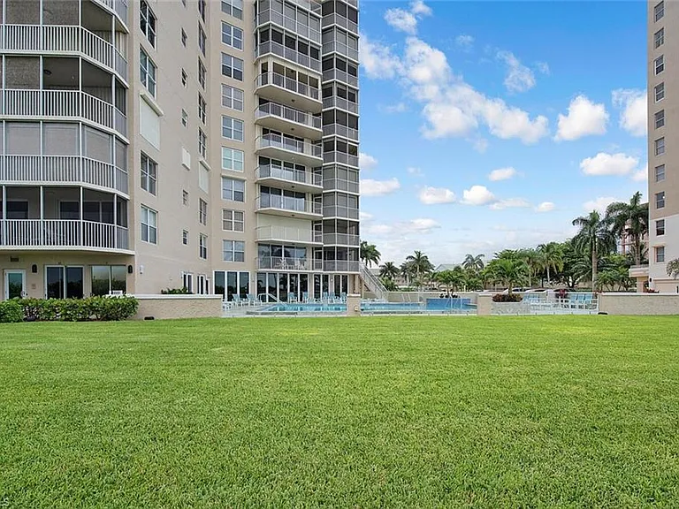10701 Gulf Shore Dr #702 — Photo 29