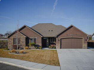 275 Canyon Rim Ct, Richland, WA 99352