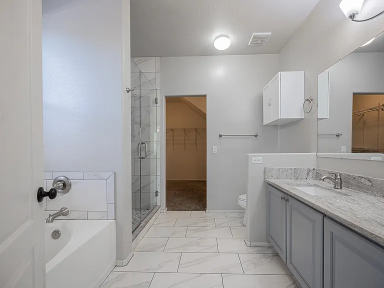 1861 E Patrick Ln — Photo 16