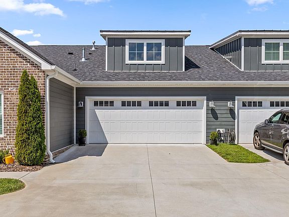 3rd image of 3352 Stone Creek Dr
