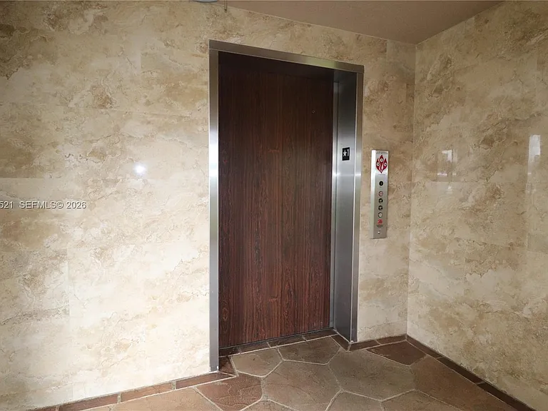 1200 SW 124th Ter #201O — Photo 2