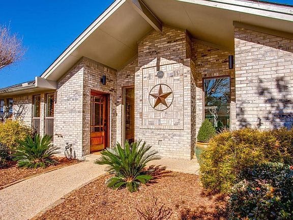 2nd image of 2401 Buttercup Dr