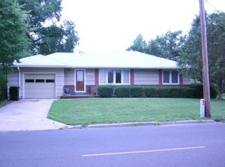 3002 Beck Rd, Saint Joseph, MO 64506