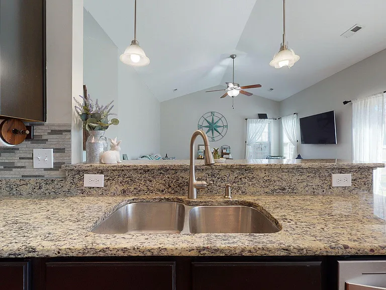 505 Pinehurst Cir — Photo 30