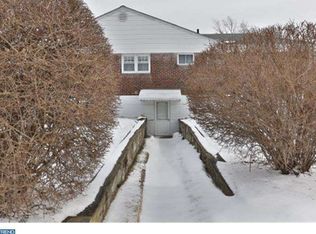 1876 London Rd, Abington, PA 19001