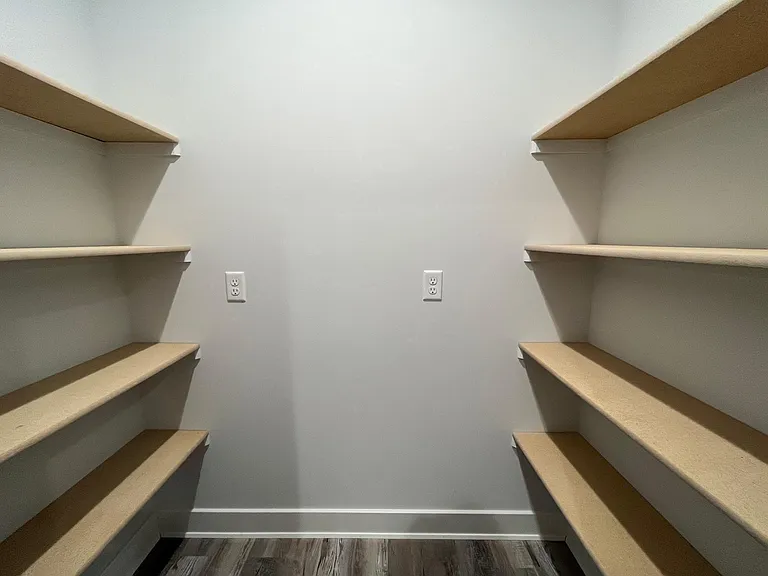 5633 N Meridian Ave — Photo 14